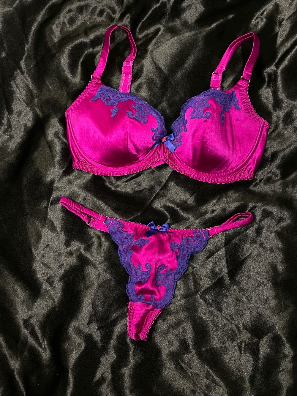 Agent Provocateur Molly Fuchsia Satin/Silk Bra & Thong Set in 34DD, AP2 (US 4) - Picture 2 of 14